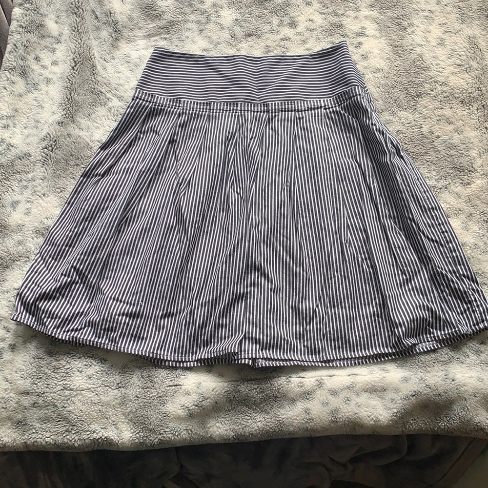 Banana Republic - blue and white striped skirt - size 6